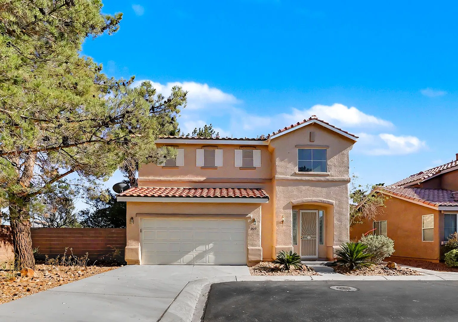 3 Bedroom Home In Gated Community — Photo 2