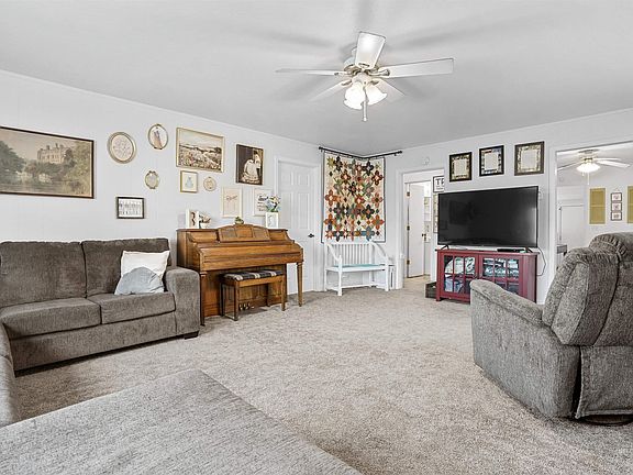 5th image of 1427 Oakley Ave