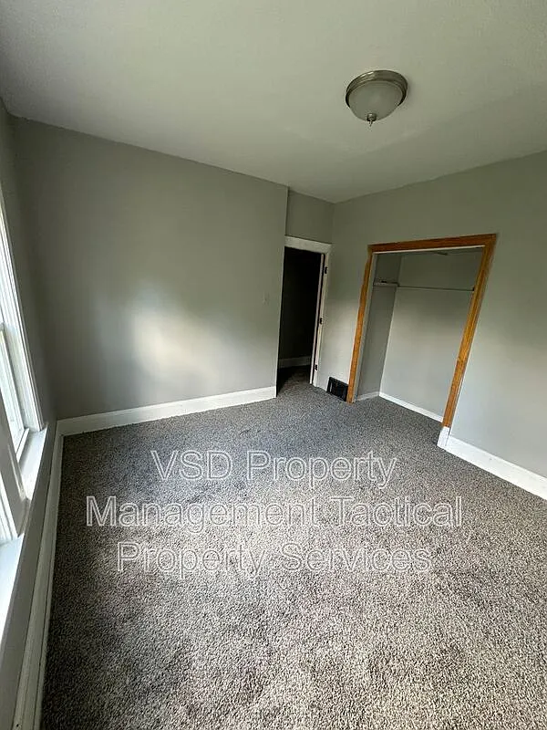 2 bed, 1.0 bath, 1035 sqft, $1,095 — Photo 2