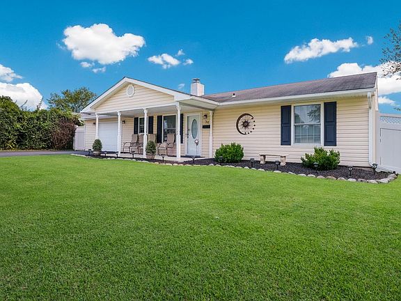 3rd image of 34 Maple Ln