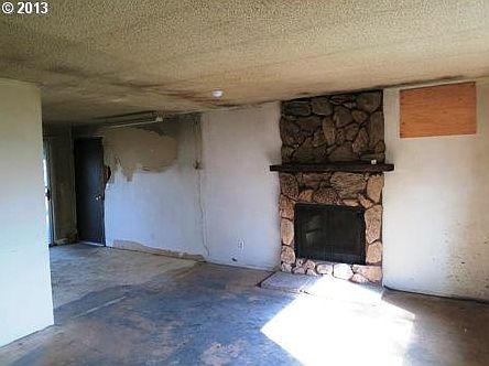 4th image of 997 NE Kathryn St
