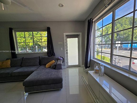 3rd image of 600 Michigan Ave #1