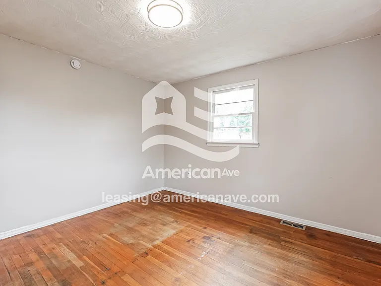 16293_012_bedroom_11.jpg