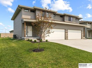 14810 Willow St, Bennington, NE 68007