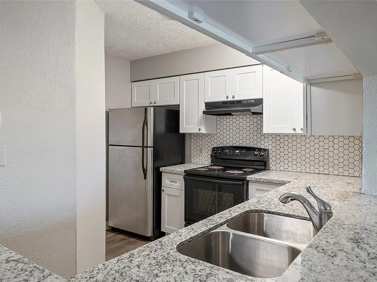 2501 Gulf Fwy — Photo 7