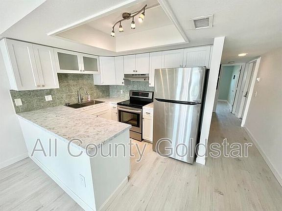 5th image of 4410 Warren Ave APT 104