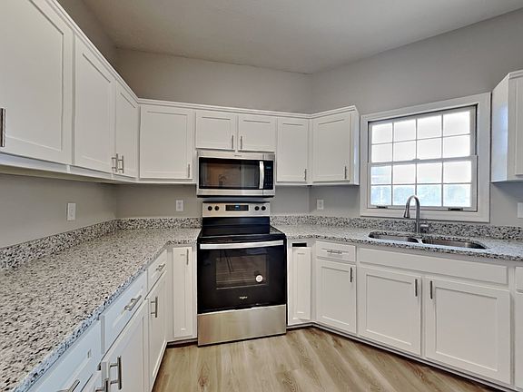 5th image of 212 Richmond Dr