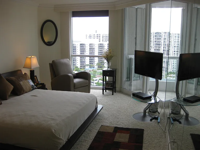 21055 Yacht Club Dr #1804 — Photo 7