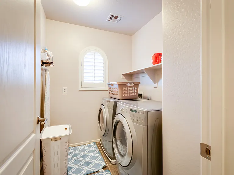 3327 E Loma Vista St — Photo 25