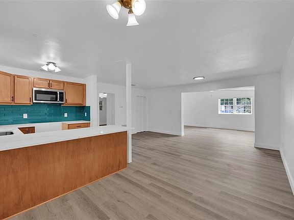 4th image of 1110 Busac Ave