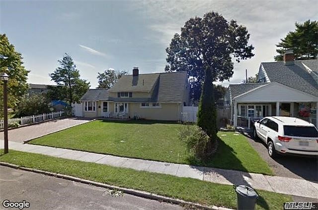 1st image of 38 Branch Ln