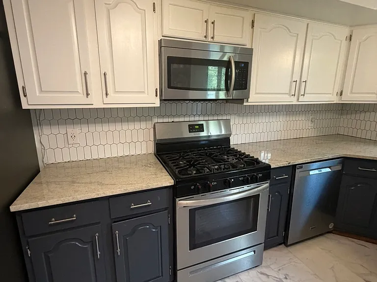 1401 Chelton Ave — Photo 4