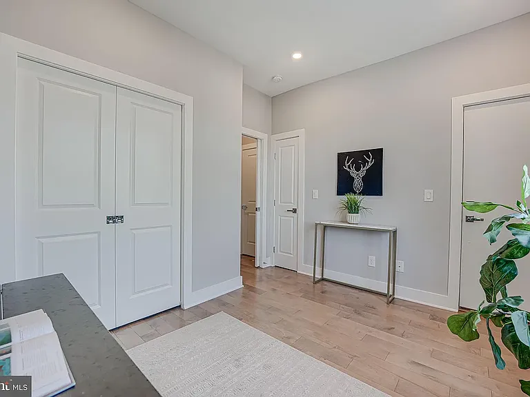 1609 Holbrook St NE #4 — Photo 7