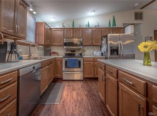 25 Dorchester Dr, Dayton, OH 45415