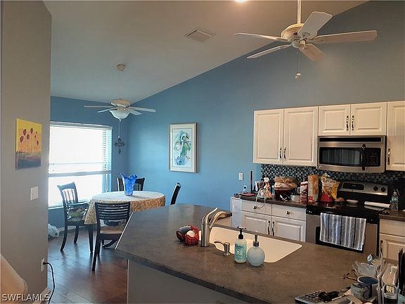 3rd image of 619 SW 28th Terrace Cpe
