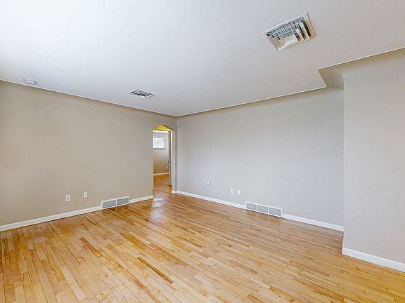 3rd image of 1672 S Benton St