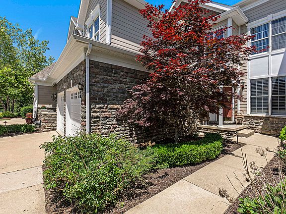 3rd image of 25999 Island Lake Dr