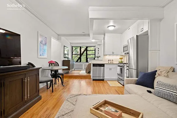 Sold by Sotheby's International Realty | media 14