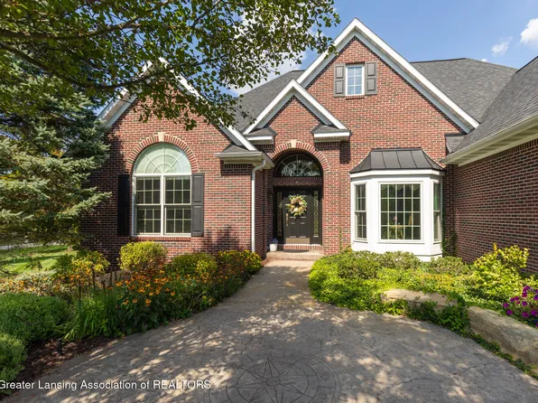 6386 Red Fox Ln, Perry, MI 48872