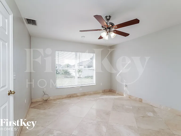 1606 SW 14th St — Photo 9