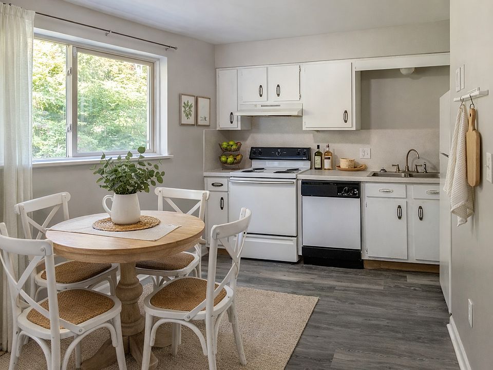 1st image of 1110 Jenne St #2B-1Ba-975Sqft