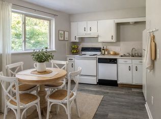 1110 Jenne St #2B-1BA-975SQFT, Grand Ledge, MI 48837