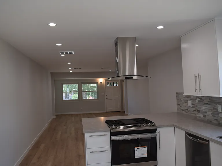 8848 Katherine Ave — Photo 13