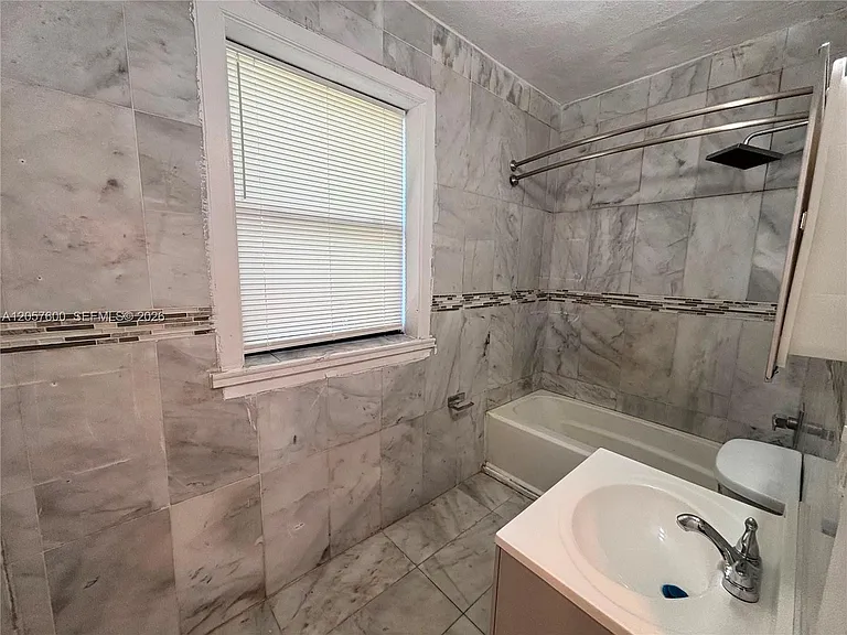 1079 NW 112th Ter #3 — Photo 7