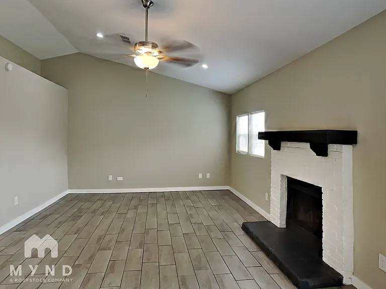 3732 Farm Field Ln — Photo 4