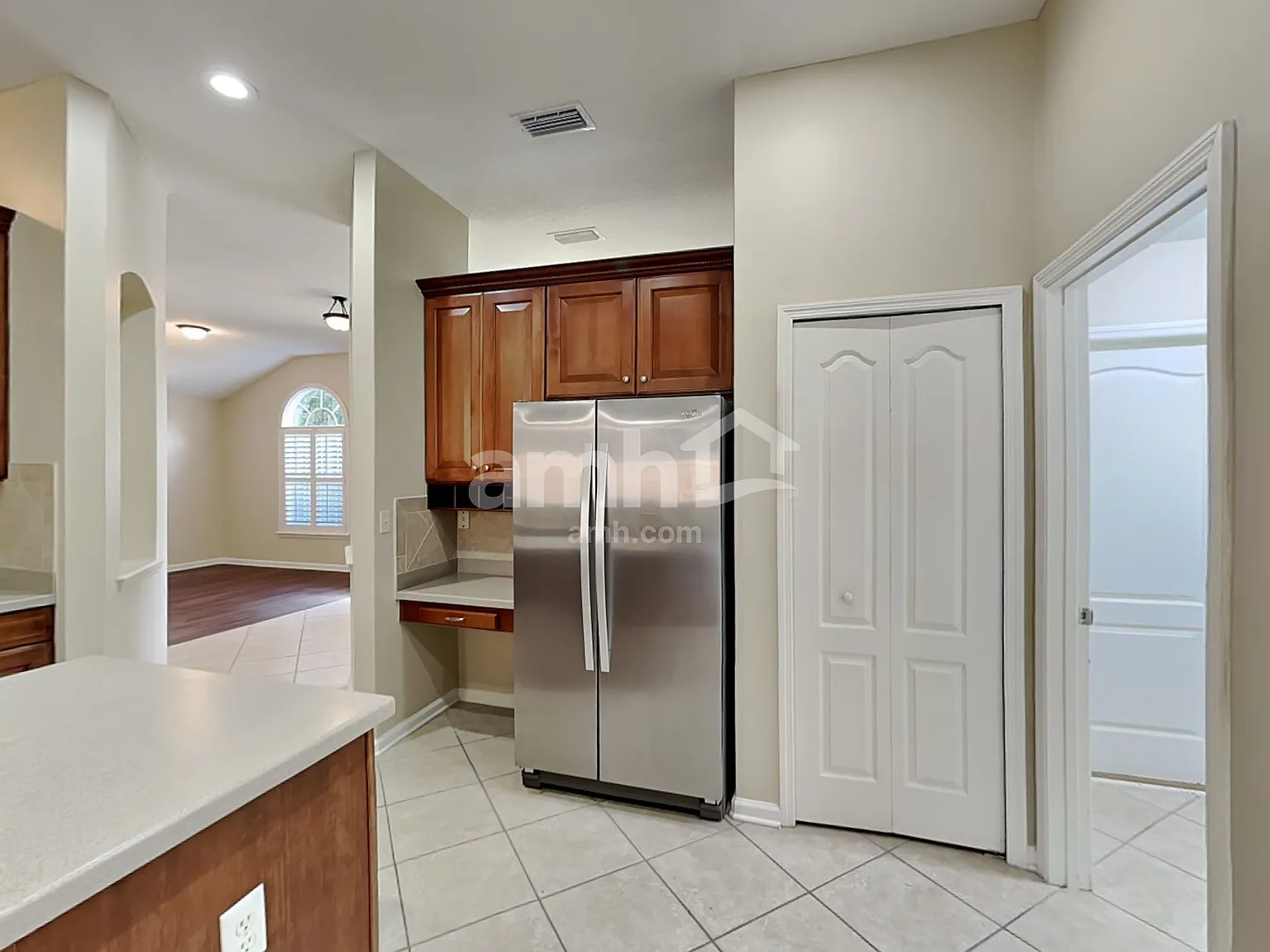 4 bed, 3.0 bath, 2495 sqft, $3,235 — Photo 3