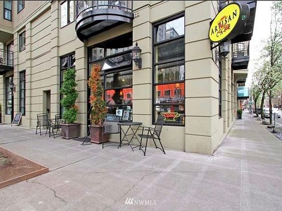 3rd image of 425 Vine St APT 321
