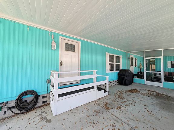 3rd image of 6403 Roscommon Rd