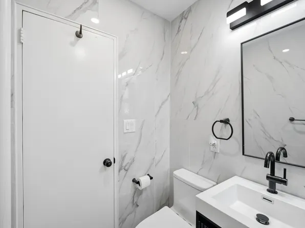 226-26 Union Tnpk image 17 of 20