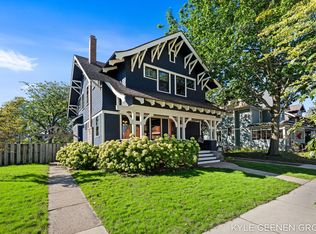 62 W 11th St, Holland, MI 49423