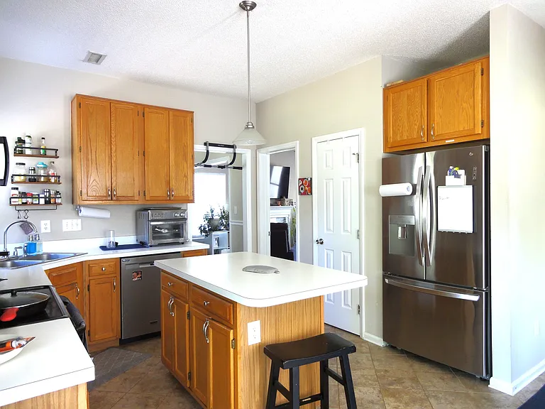 320 Hallwood Ct — Photo 14