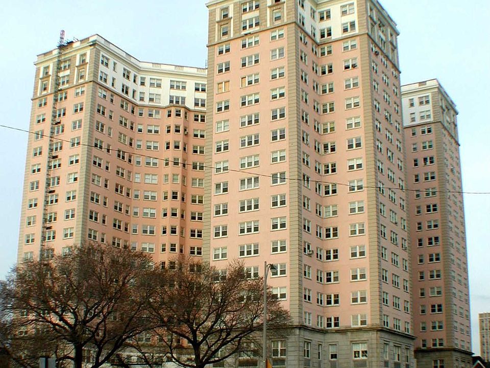 Edgewater Beach Apts.