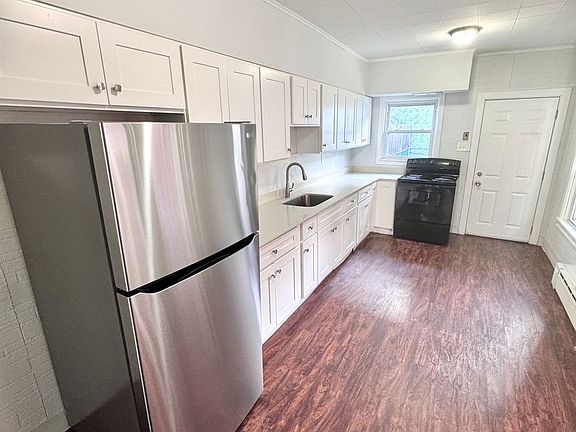 5th image of 744 S Saint John St
