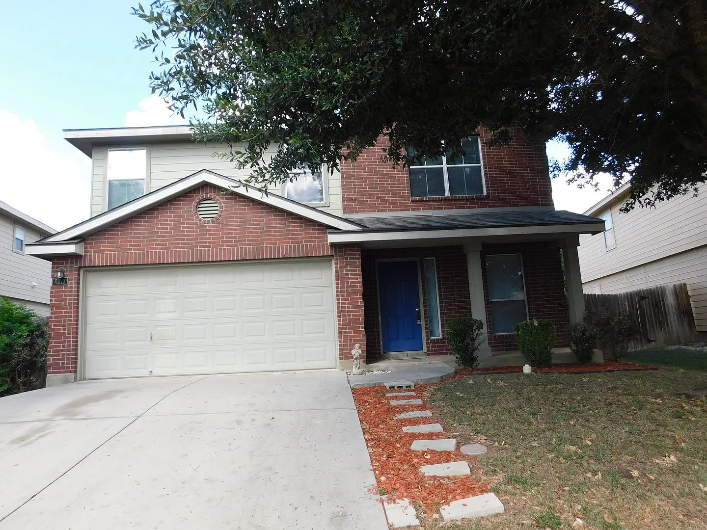 Beautiful 5 bedroom home w/ 2 primary suites — Photo 2