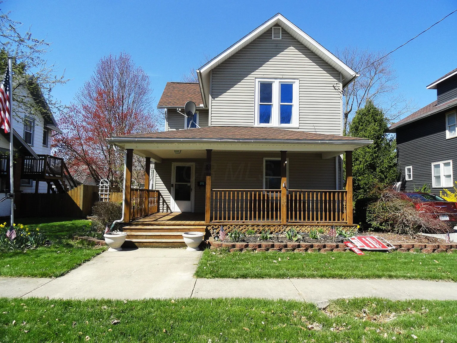 209 Elm St photo 1