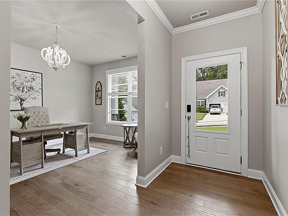 5th image of 120 Longleaf Dr