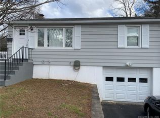 55 Mango Cir, Watertown, CT 06779