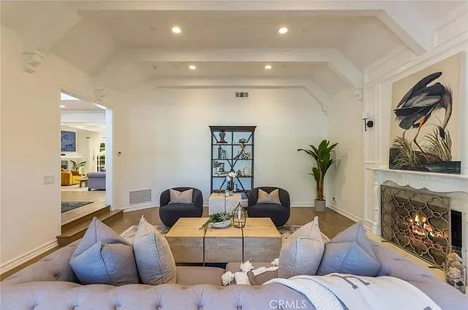 4637 Westchester Dr — Photo 16