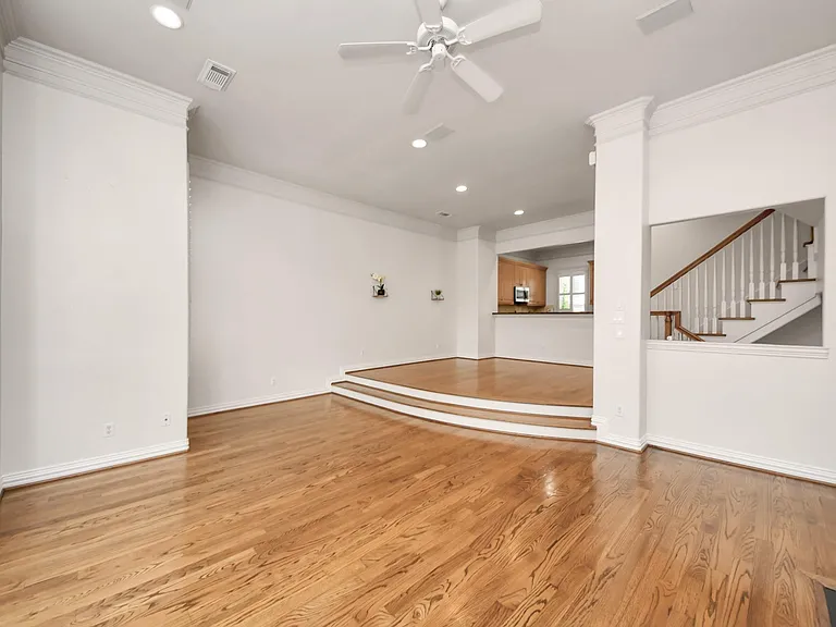 1912 Greenwich Place Dr — Photo 9