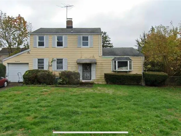 170 Manchester Street, Westbury, NY 11590