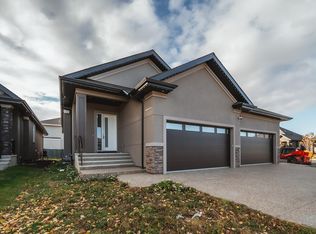 20425 93rd Ave NW #2, Edmonton, AB T5T7C7