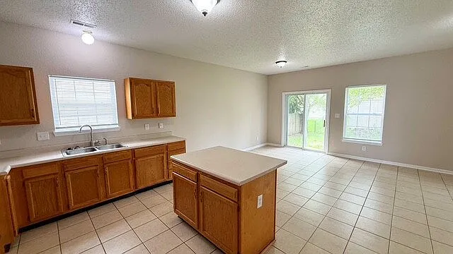 3718 Laurel Cherry Ln — Photo 4