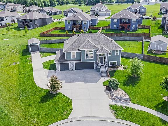 2nd image of 14164 Nicollete Ct