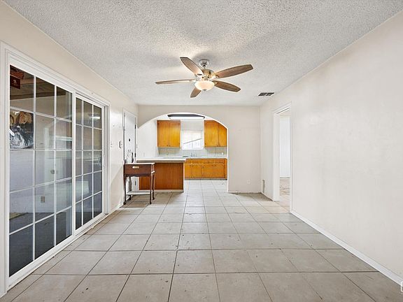 4th image of 4004 Fulton Ave