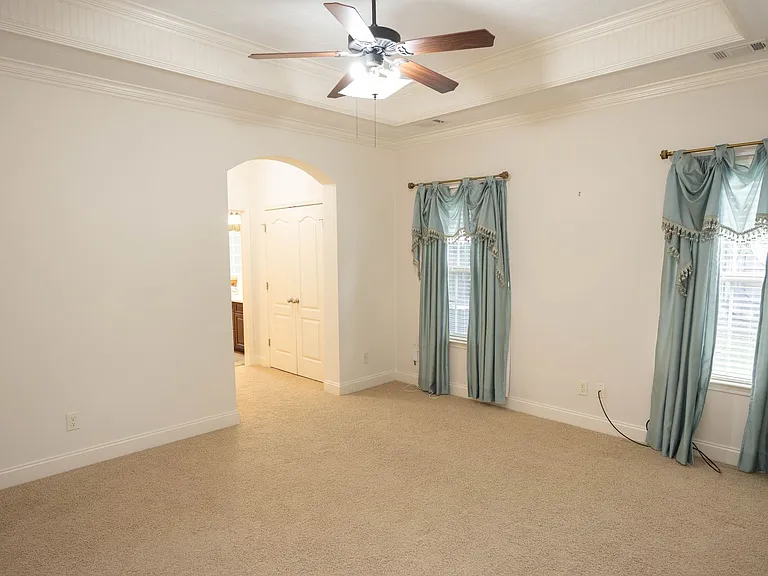 106 Sweet Meadow Ct — Photo 11