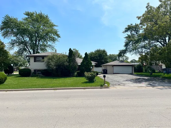 8151 S 78th Ave, Bridgeview, IL 60455
